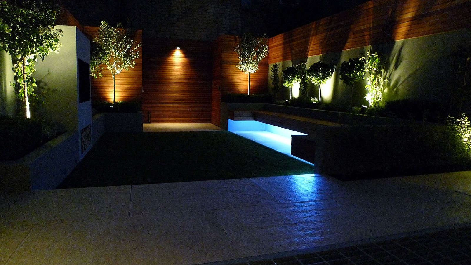Modern Landscape Lighting
 modern garden design and landscaping night time lighting