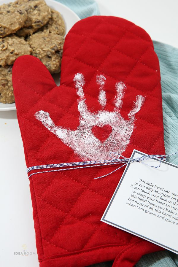 Mother'S Day Gift Ideas From Son
 Mothers Day Gift Handprint Oven Mitt