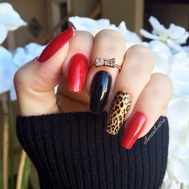 Nail Designs Black And Red
 40 Stunning Red & Black Nail Designs You ll Love to Try