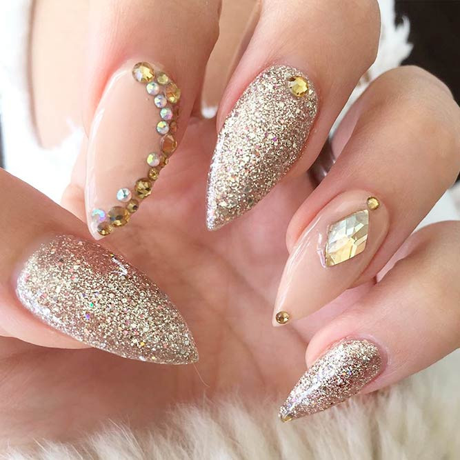 Nude Nails With Gold Glitter
 21 Ideas of Gorgeous bination Nude and Gold Nails