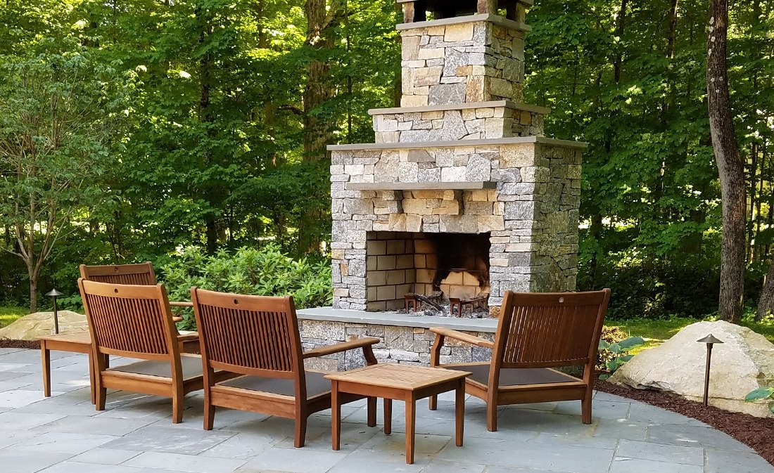 Outdoor Fireplace Vs Fire Pit
 Outdoor Fireplace vs Fire Pit Find Your Ideal Solution
