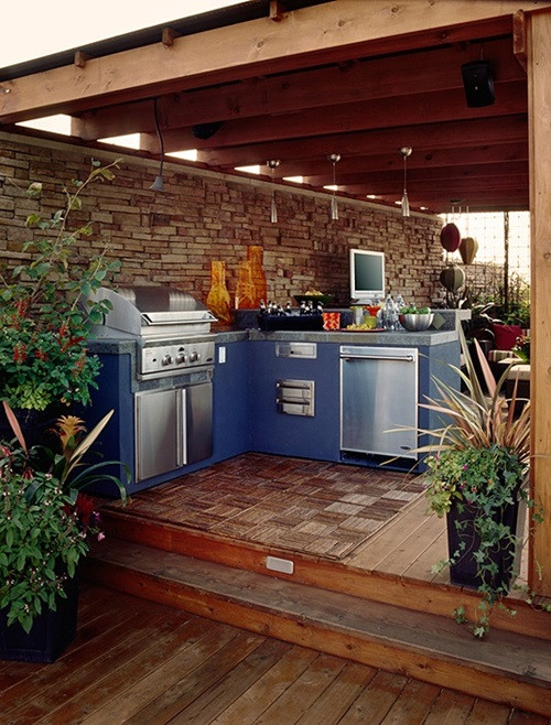 Outdoor Kitchen Decor
 Incredible Transportable Home Design with an Outdoor