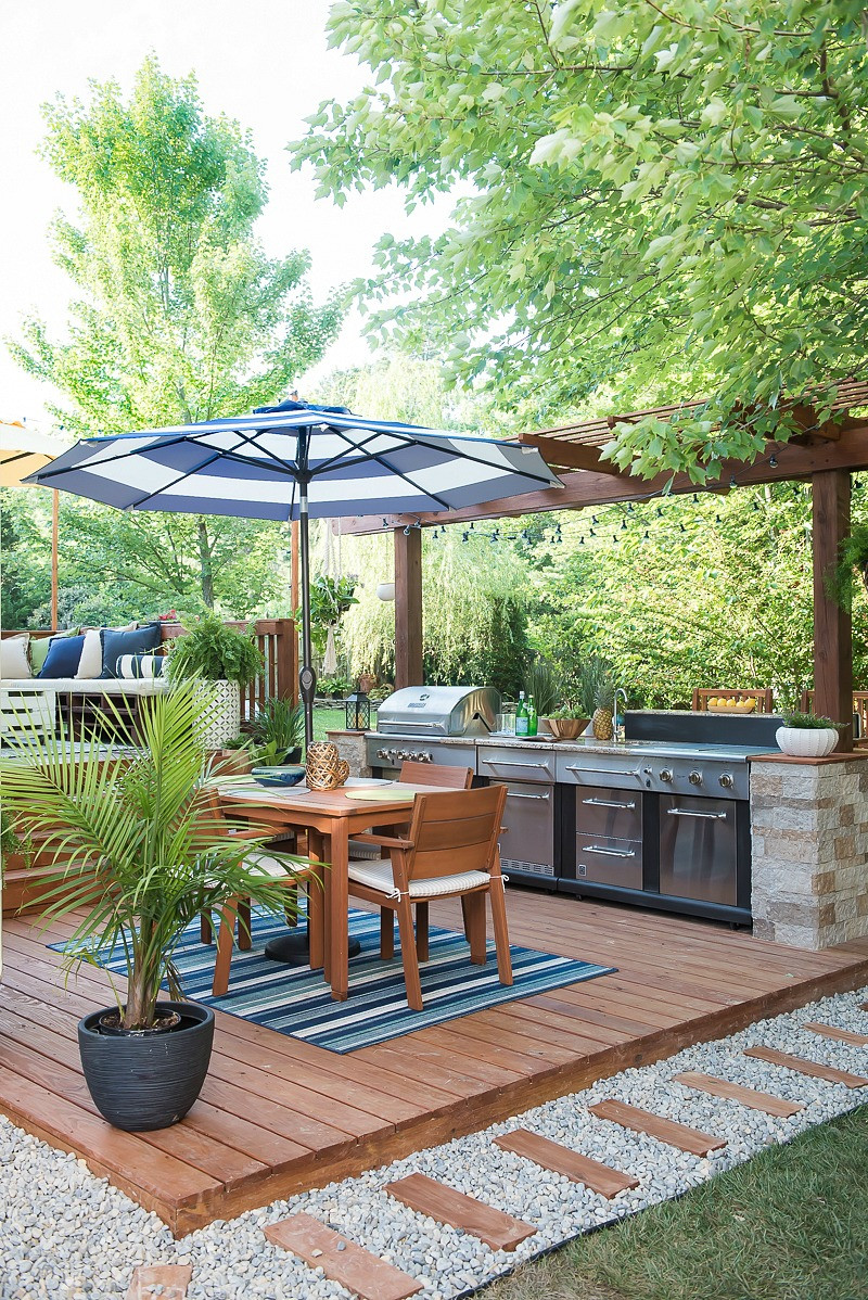 Outdoor Kitchen Patio
 An Amazing DIY Outdoor Kitchen A Simple Way to Add Style