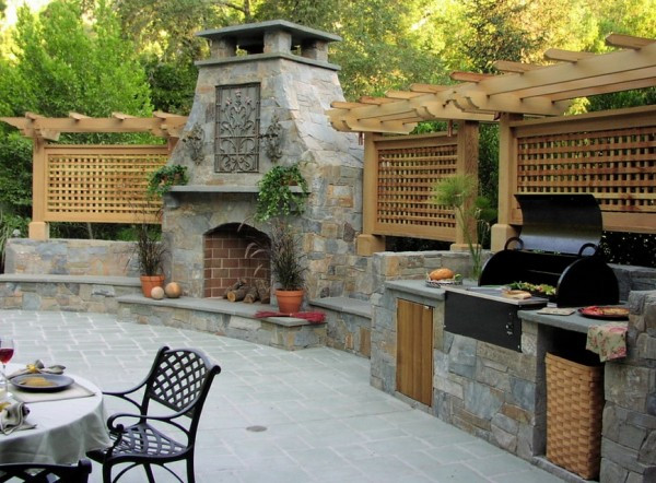 Outdoor Kitchen With Fireplace
 Creating the Ideal Outdoor Summer Kitchen this Fall