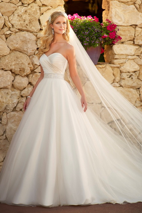 Outside Wedding Dresses
 Outdoor wedding dresses