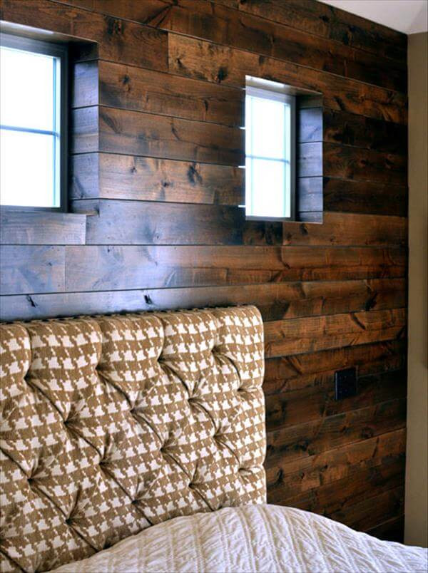 Pallet Wall Bedroom
 DIY Bedroom Wall Made of Pallets