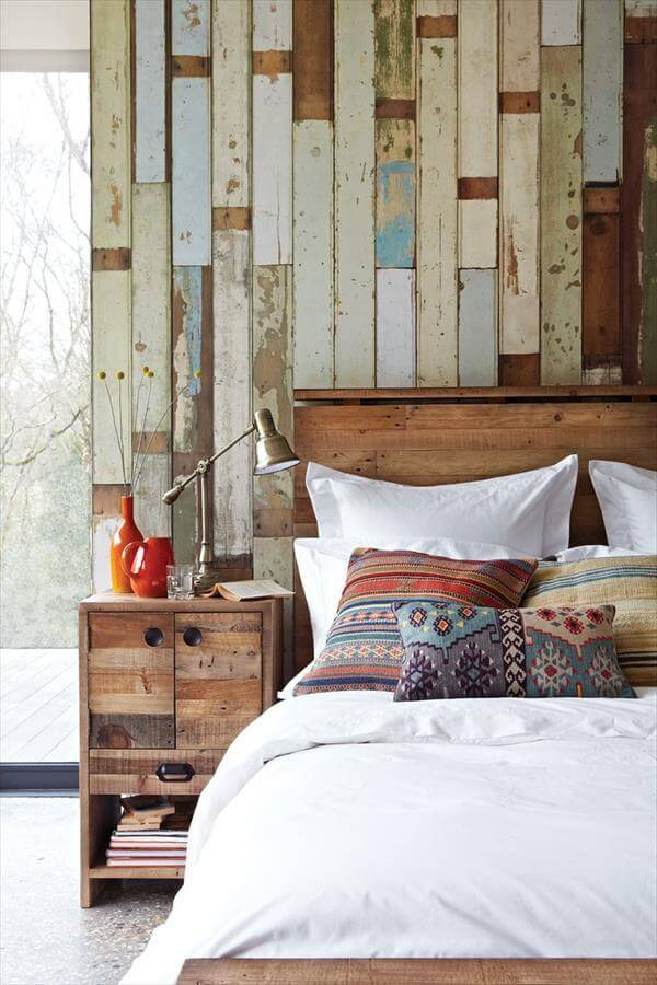 Pallet Wall Bedroom
 16 DIY Wood Pallet Wall Ideas