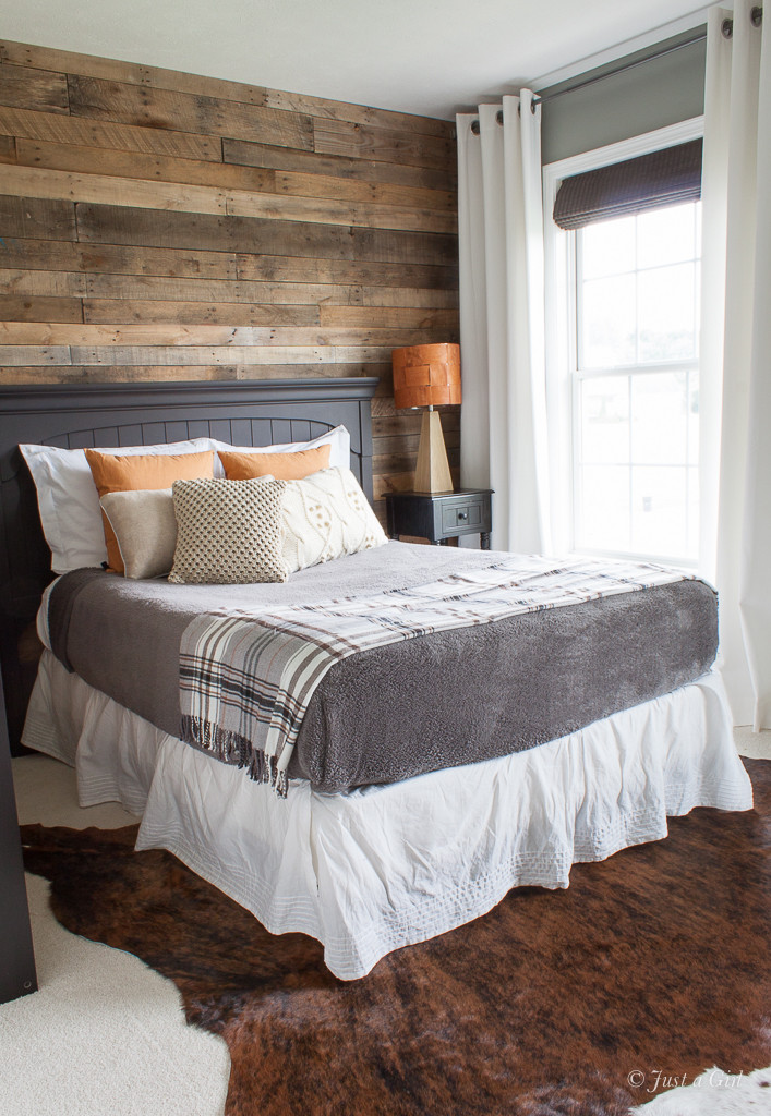 Pallet Wall Bedroom
 How to Install a Pallet Wall Part 1 Just a Girl Blog