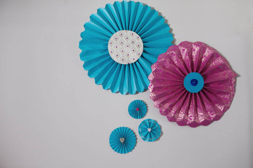 Paper Decor DIY
 DIY Tutorial Pretty Paper Fans · Rock n Roll Bride