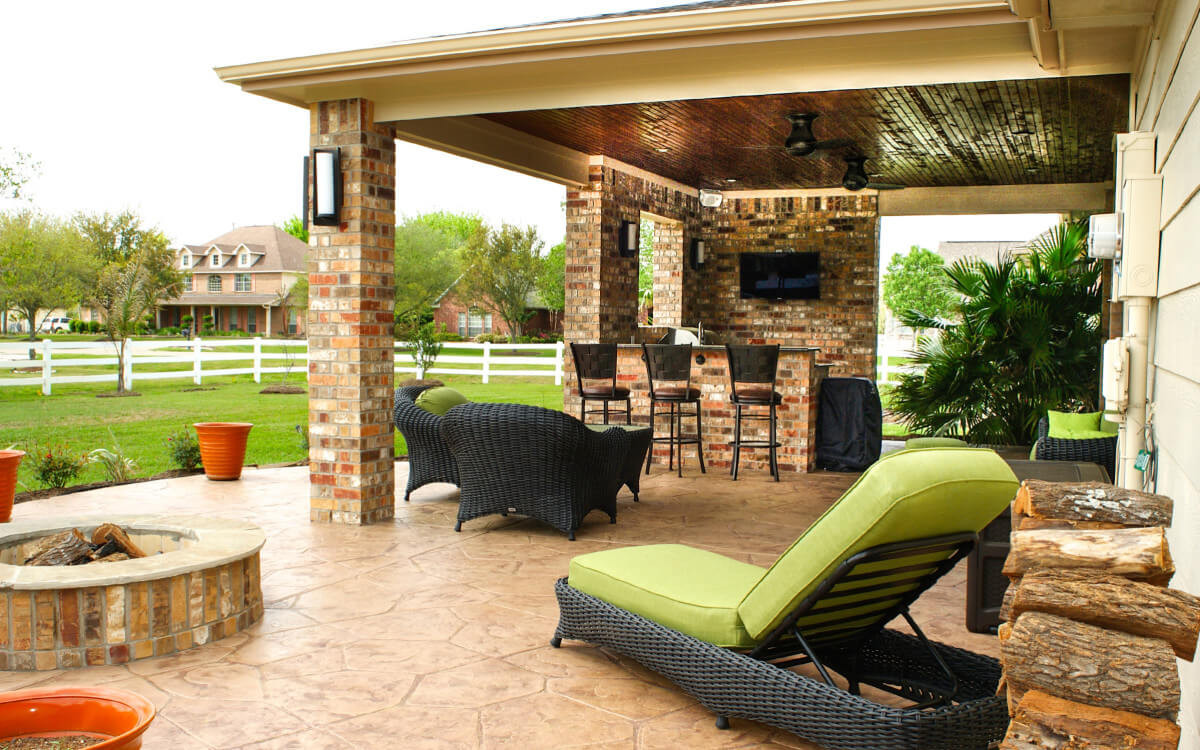 Patio Outdoor Kitchen
 Patio Cover & Outdoor Kitchen in Pearland Estates Texas