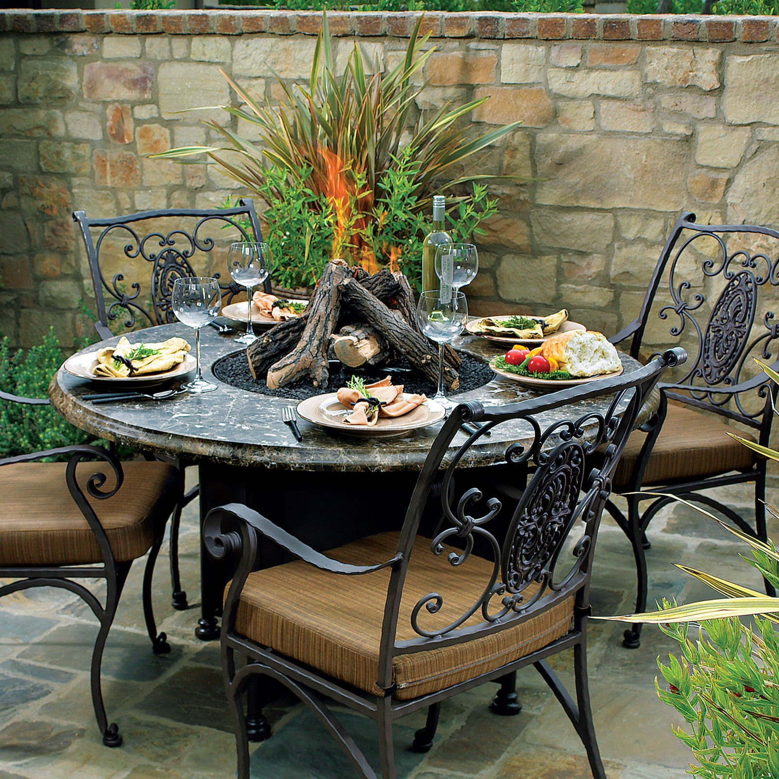 Patio Table With Firepit
 15 Various Kinds of Fire Pit Table to Use in Your