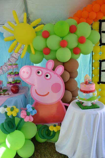 Peppa Pig Birthday Party Decorations
 21 Fabulous Peppa Pig Party Ideas Spaceships and Laser Beams