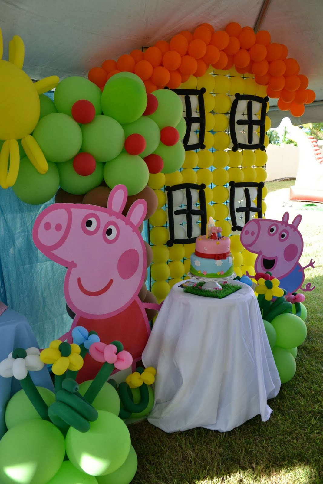 Peppa Pig Birthday Party Decorations
 Partylicious Events PR Peppa Pig Party