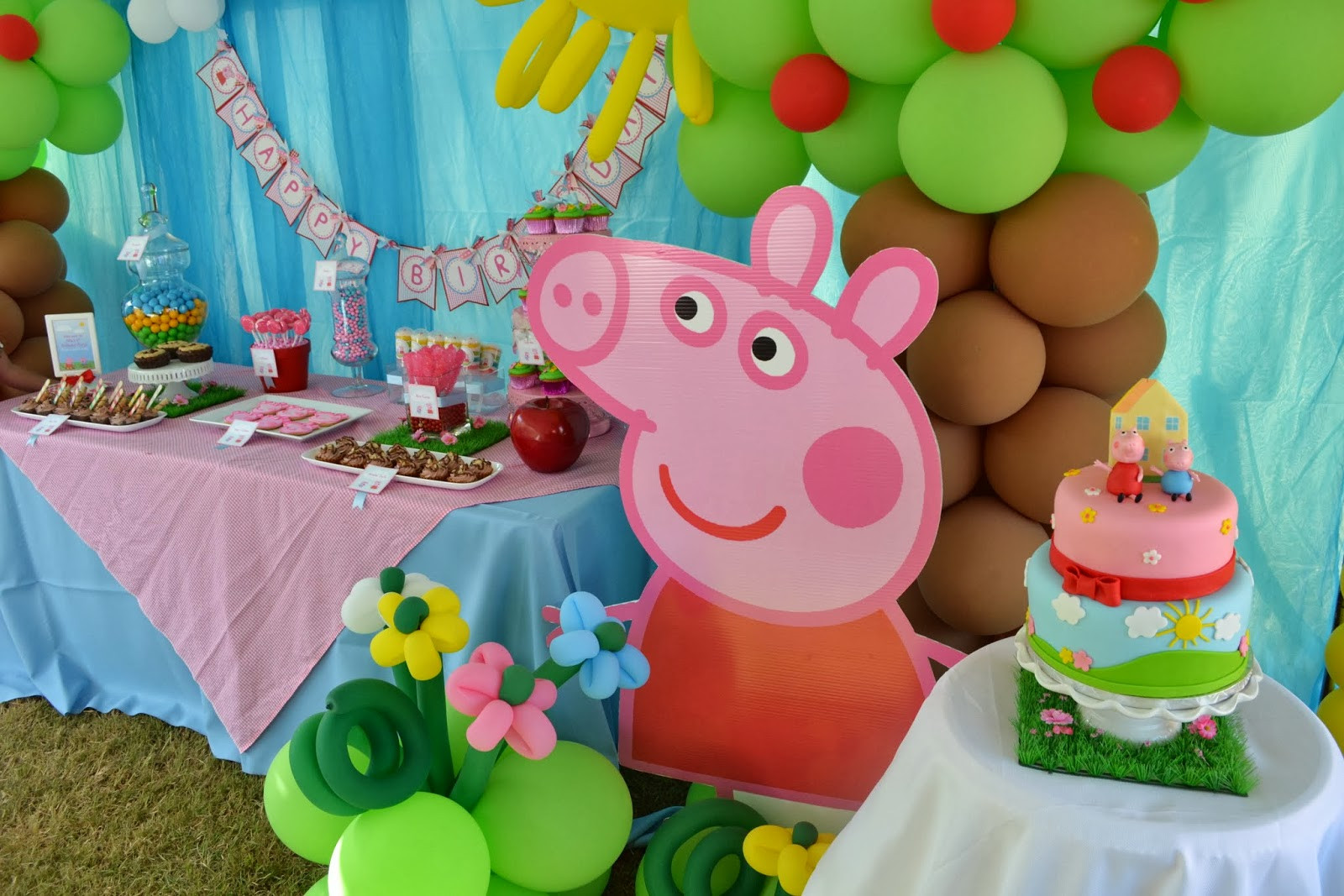 Peppa Pig Birthday Party Decorations
 Partylicious Events PR Peppa Pig Party