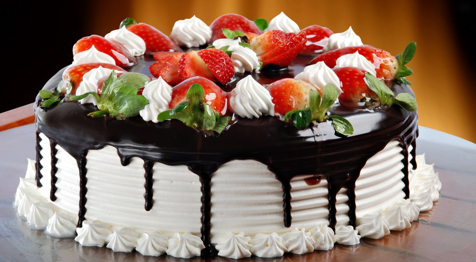 Pictures Of Happy Birthday Cakes
 Lovable Happy Birthday Greetings free