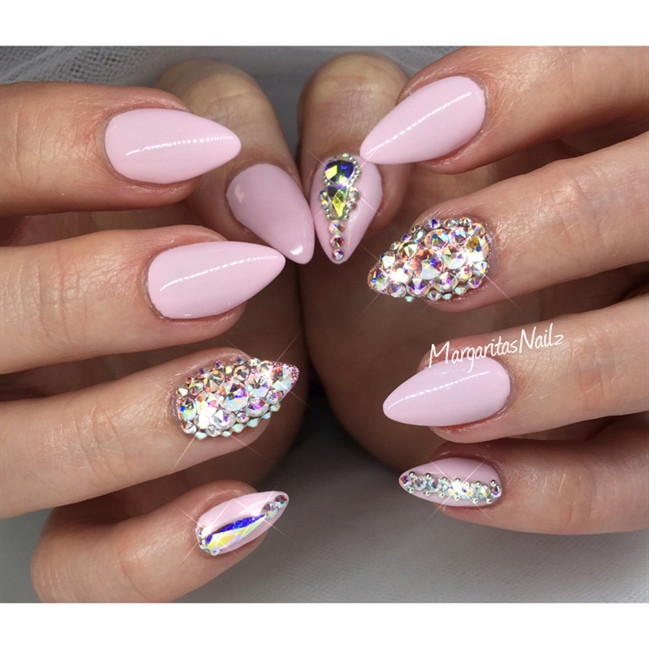 Pretty Almond Nails
 Top 45 Luxury Almond Shaped Nails