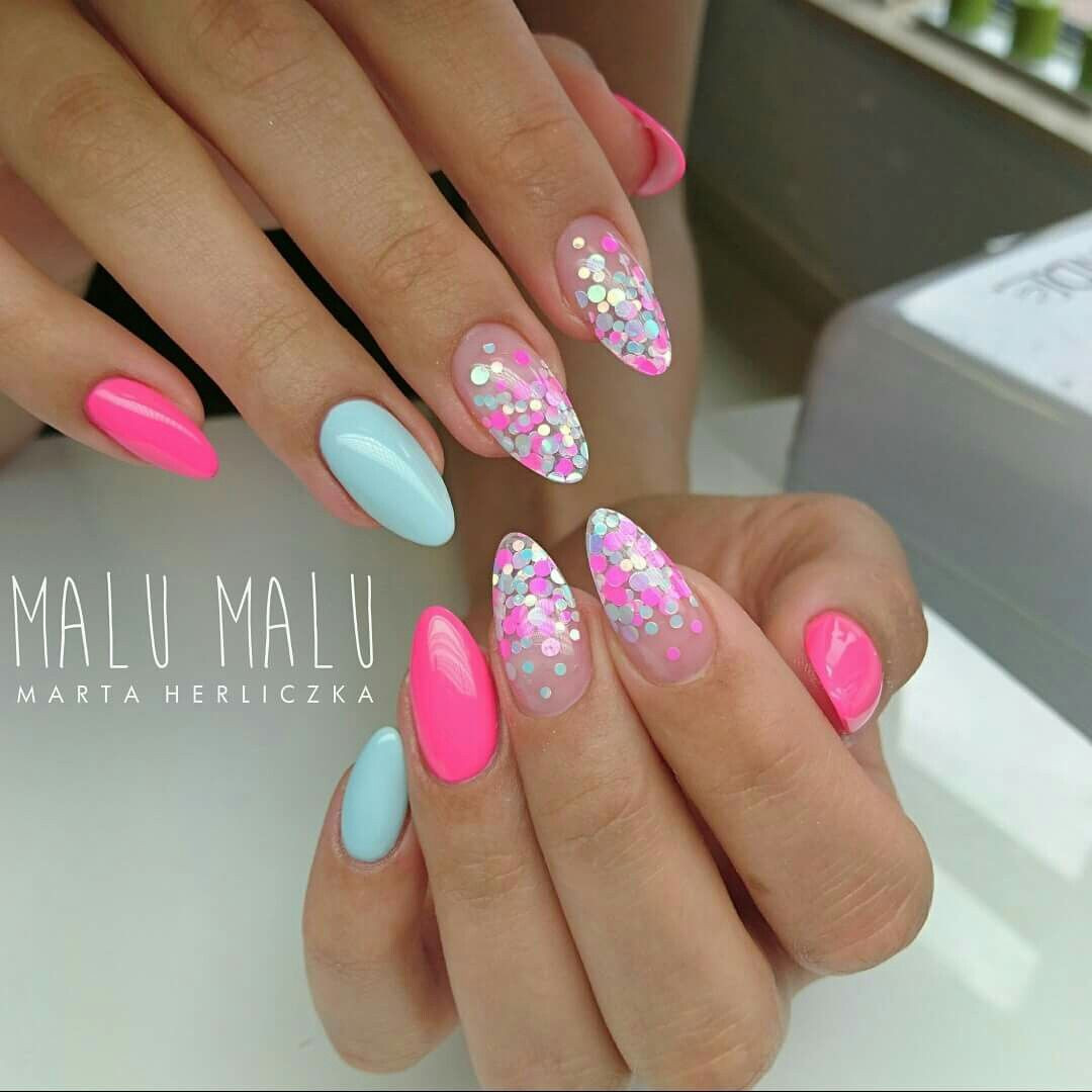 Pretty Almond Nails
 Pretty almond shaped nails nail art with glitter