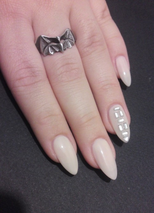 Pretty Almond Nails
 nail designs