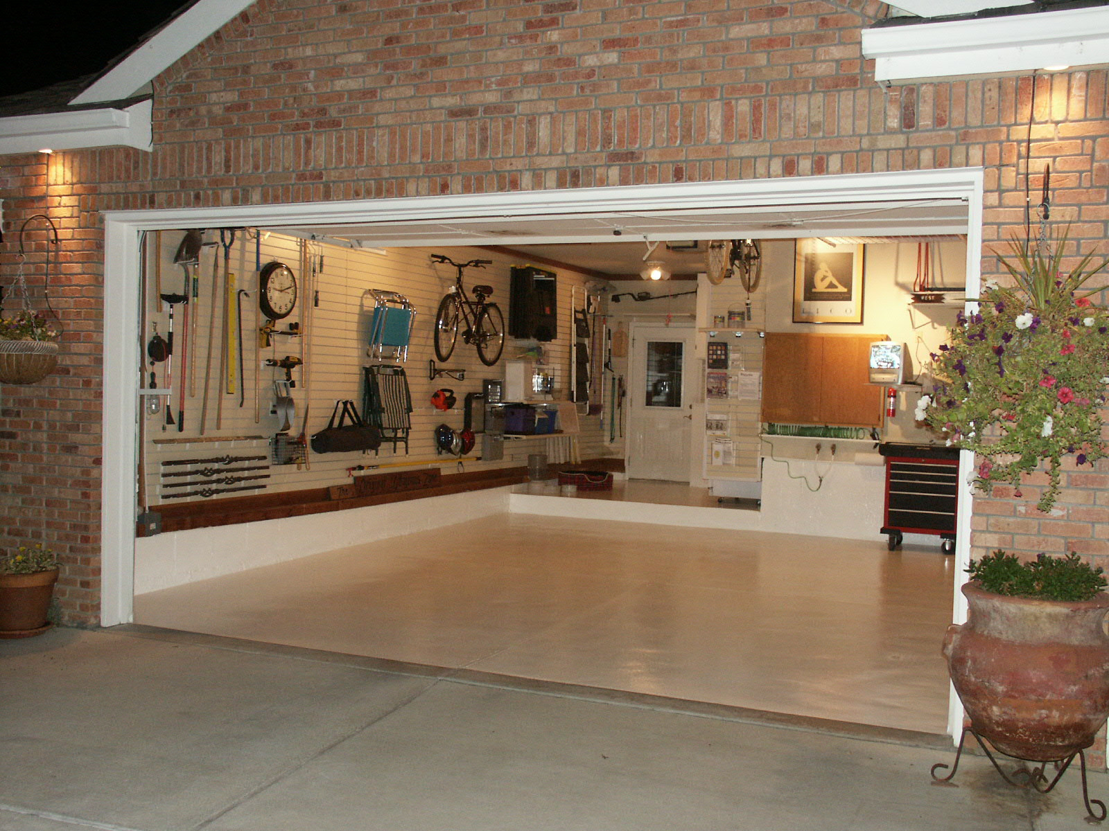 Professional Garage Organizer
 Garage Organization Elizabeth Jones