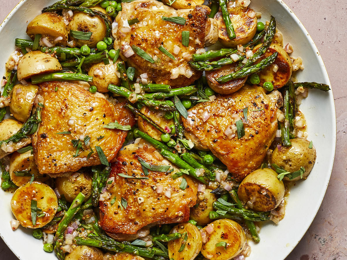 Quick Chicken Dinner Ideas
 Skillet Chicken Thighs with Spring Ve ables and Shallot
