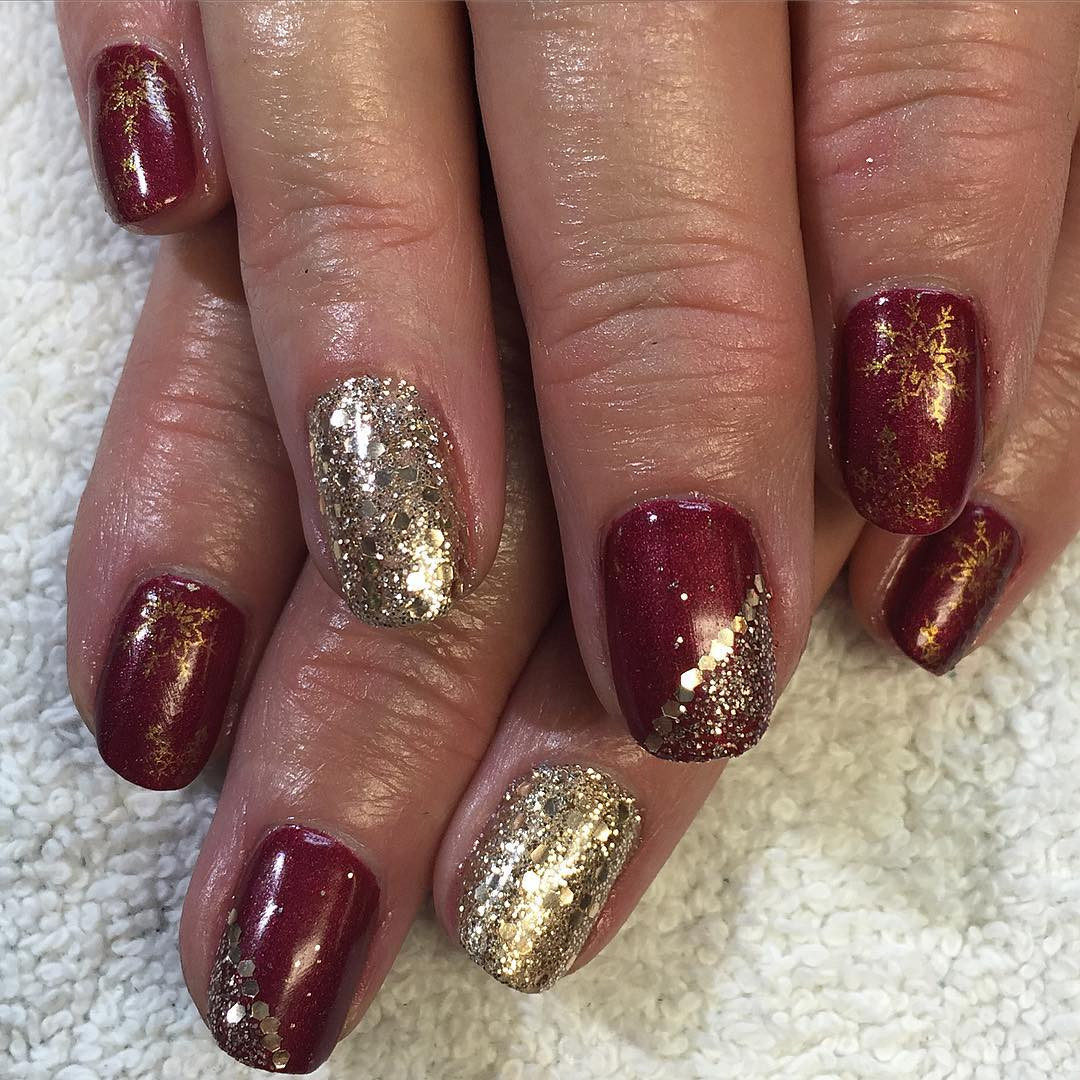 Red Nails With Gold Glitter
 27 Red and Gold Nail Art Designs Ideas