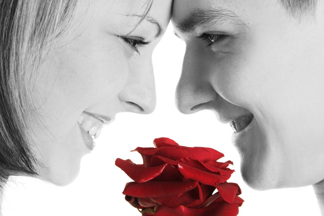 Romantic Gift Ideas For Girlfriend
 10 Romantic & Inexpensive Gift Ideas for Your Girlfriend