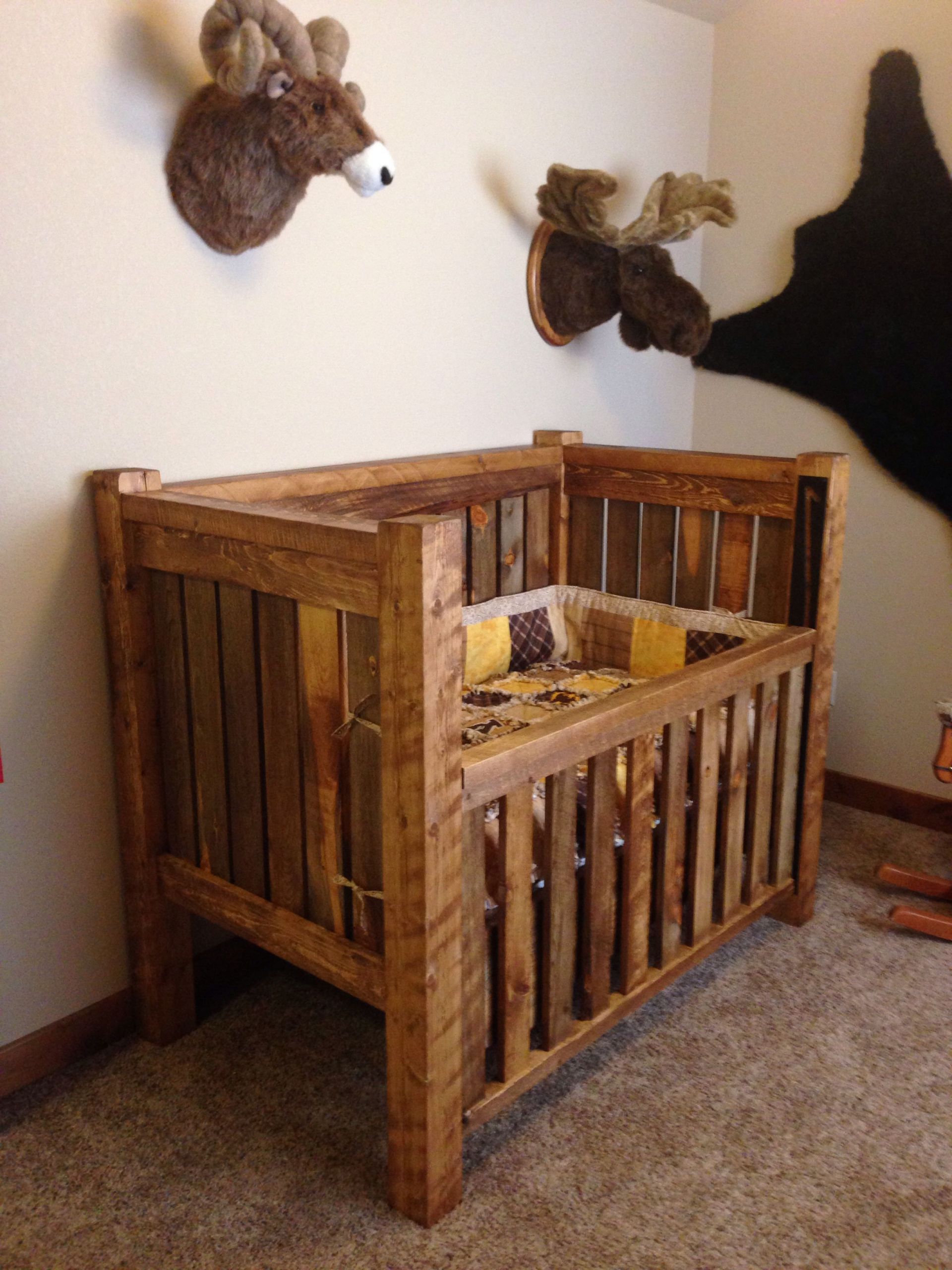 Rustic Baby Bedroom
 Rustic baby crib and hunting lodge bedroom