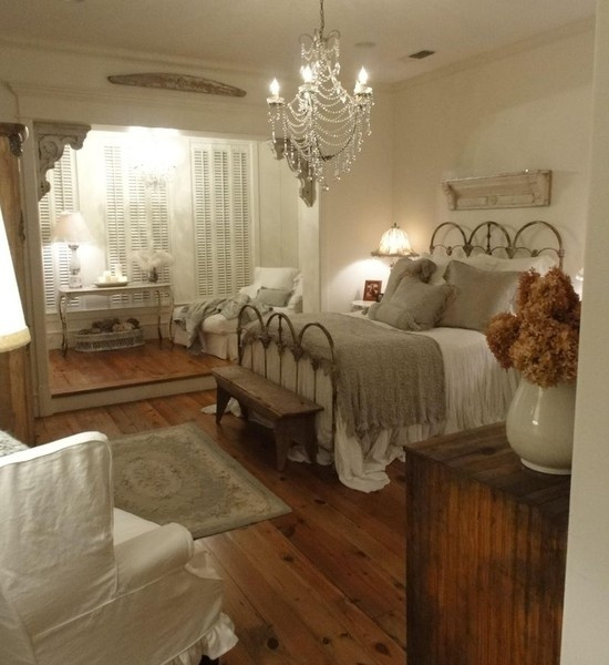 Rustic Chic Bedroom
 Farmhouse Bedroom