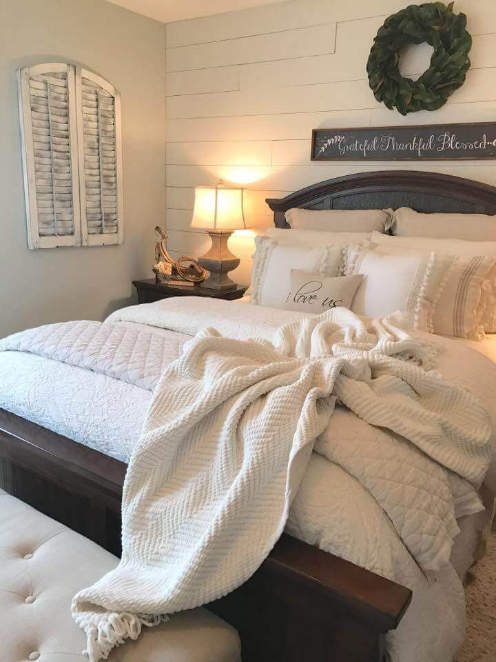 Rustic Farmhouse Bedroom
 35 Creative Ways To Decorate Rustic Farmhouse Bedroom