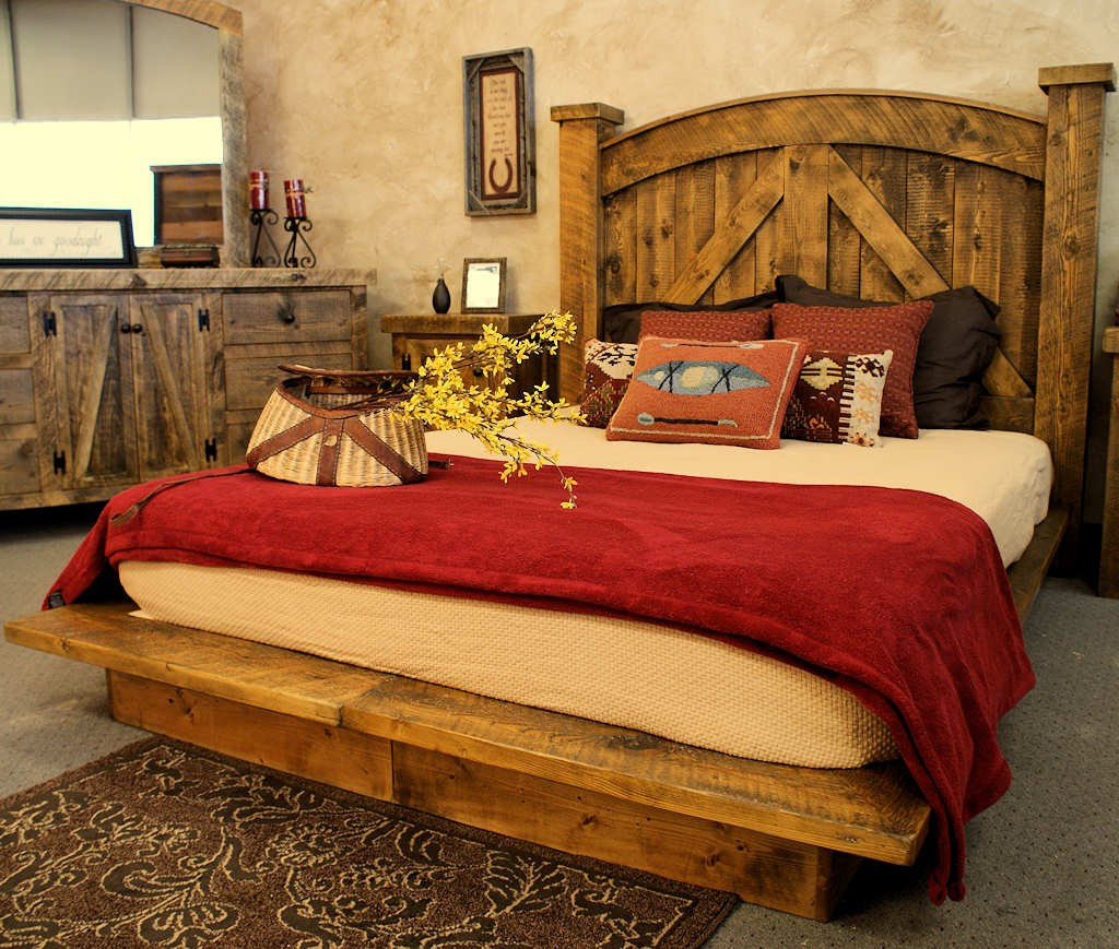 Rustic Themed Bedroom
 Inspiring Rustic Bedroom Decor Ideas