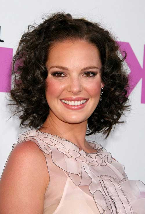 Short Haircuts For Curly Hair And Round Face
 15 Short Curly Hair For Round Faces