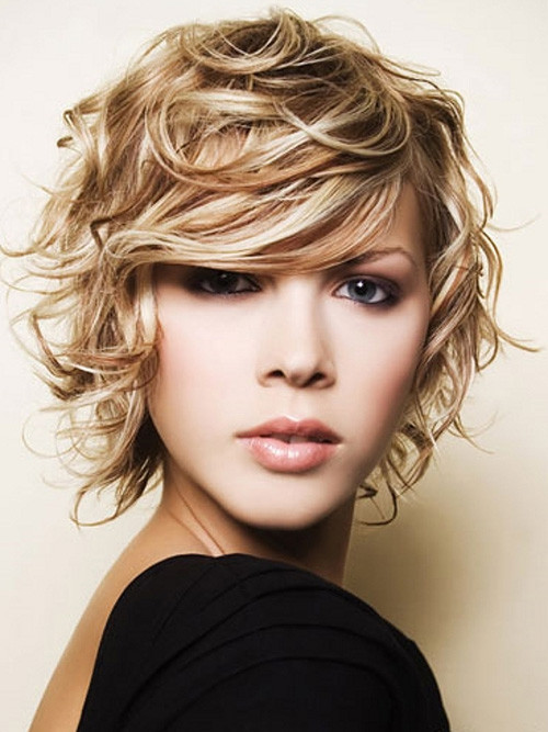 Short Haircuts For Curly Hair And Round Face
 Short Curly Hair that looks Great with a Round Face