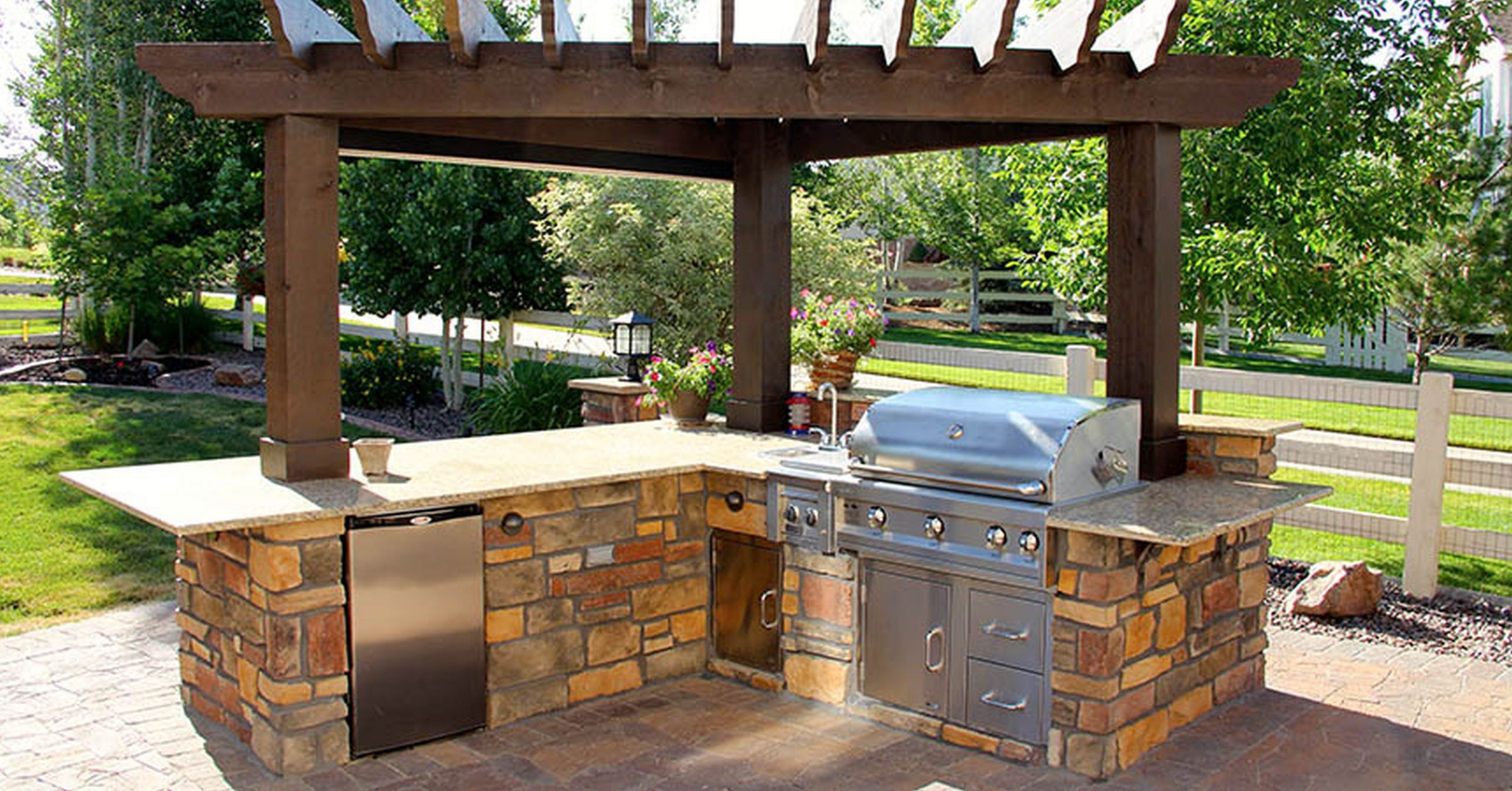 Simple Outdoor Kitchen
 Outdoor Kitchen Plans Ideas and Tips for Getting the