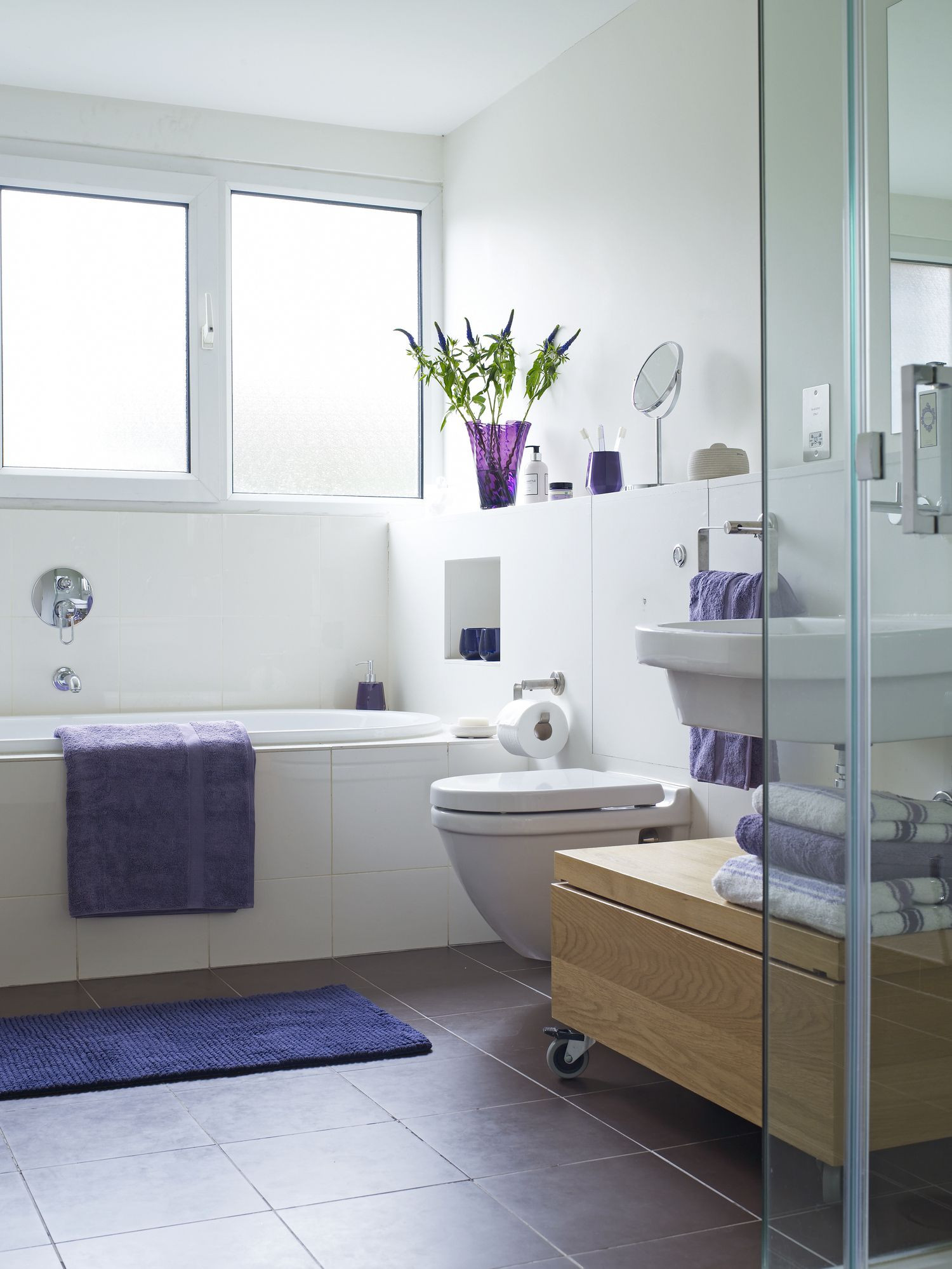 Small Bathroom Designs With Tub
 25 Killer Small Bathroom Design Tips