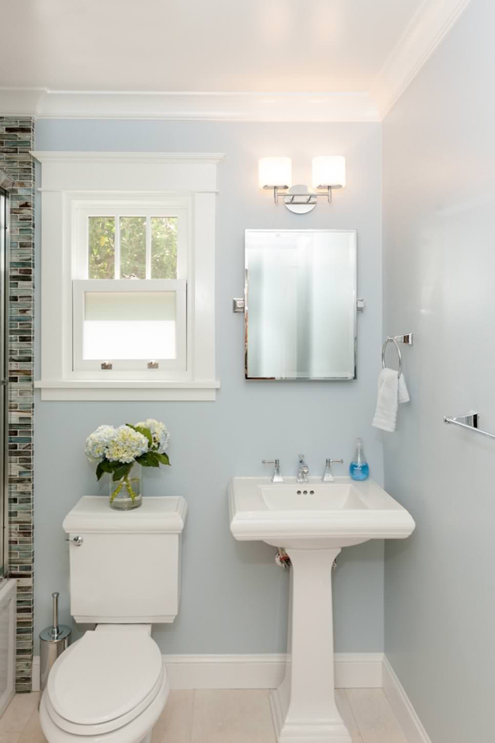 Small Bathroom Designs With Tub
 24 Bathroom Pedestal Sinks Ideas Designs