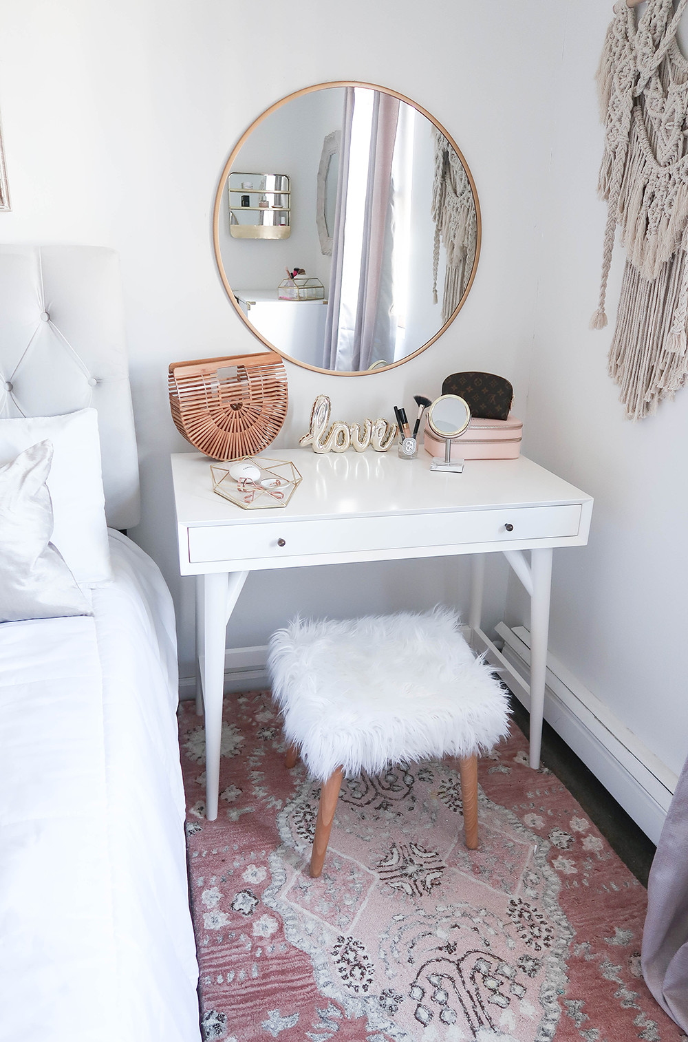 Small Bedroom Vanity
 Styling A Vanity In A Small Space – Money Can Buy Lipstick