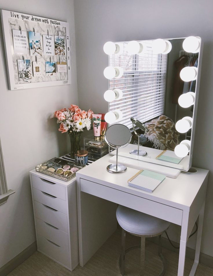 Small Bedroom Vanity
 Cute vanity set up perfect for small places I purchased