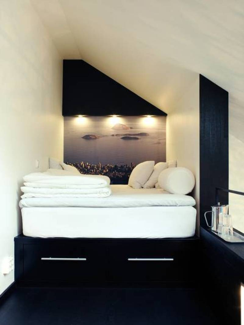 Small Loft Bedroom Ideas
 Platform Bed In Small Sleeping Loft design bookmark 1985