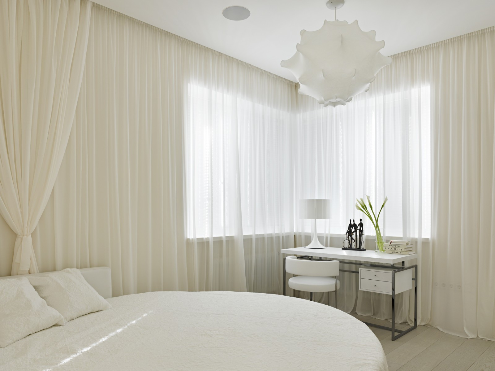 Small White Bedroom Ideas
 20 Small Bedroom Ideas That Will Leave You Speechless
