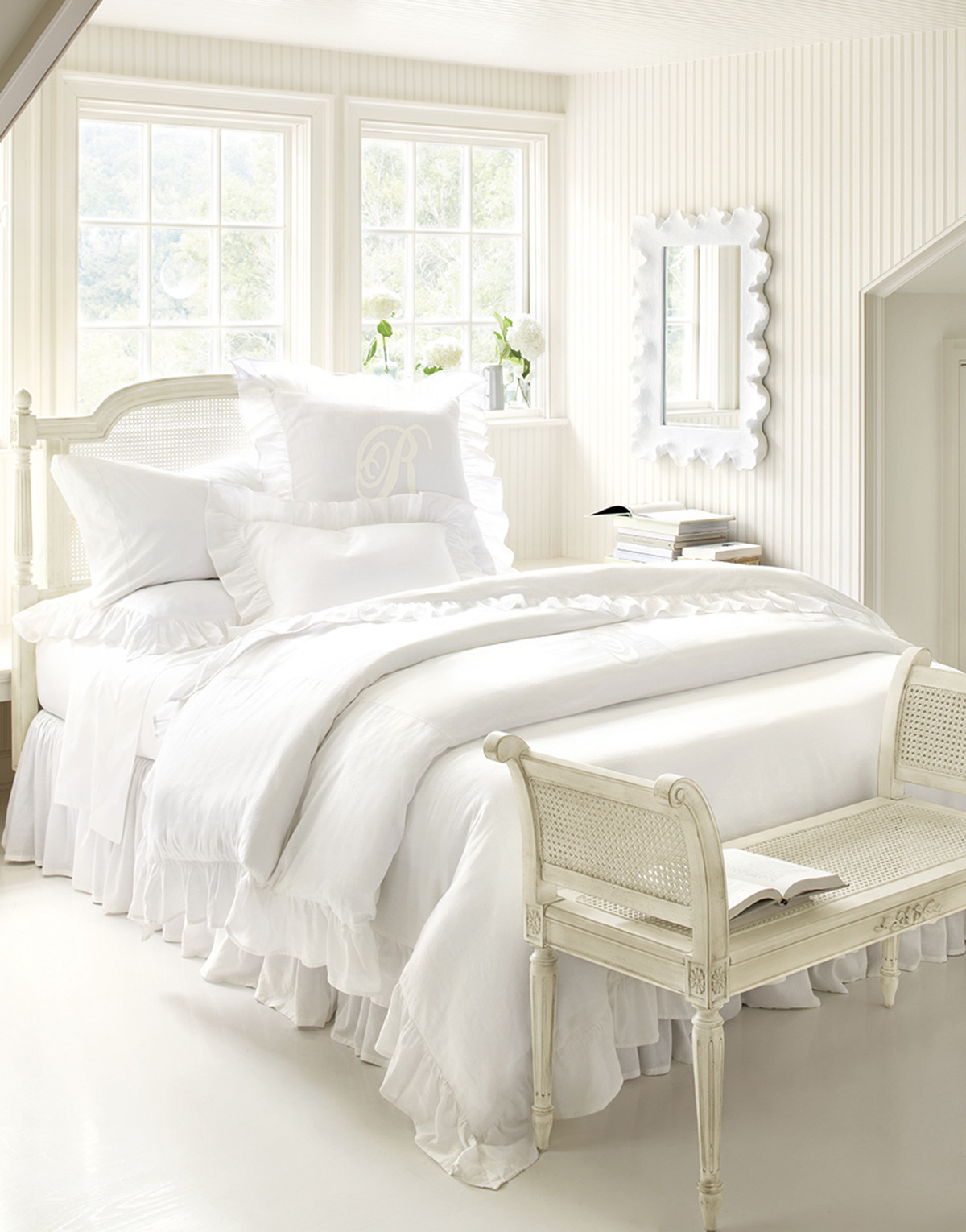 Small White Bedroom Ideas
 50 Best Bedrooms With White Furniture for 2019