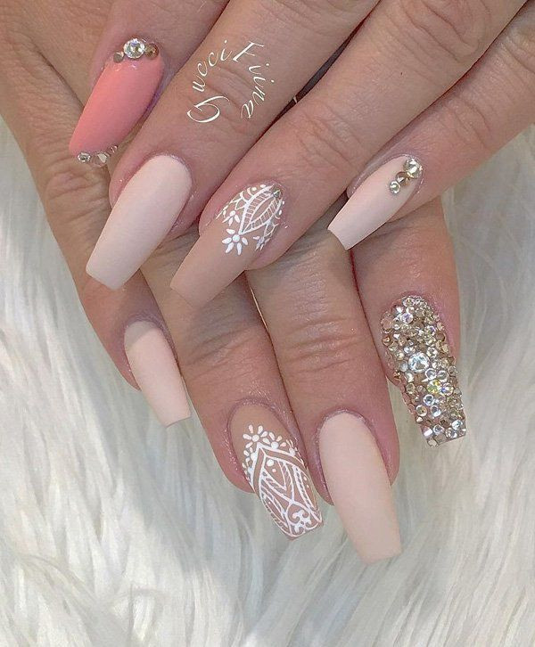 Sophisticated Nail Designs
 This is a sophisticated bination rhinestones give an