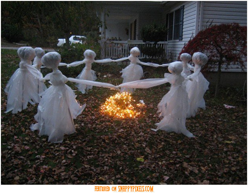 Spooky Halloween Decorations DIY
 Scary Halloween Decoration Ideas For Outside 34 Yard Pics