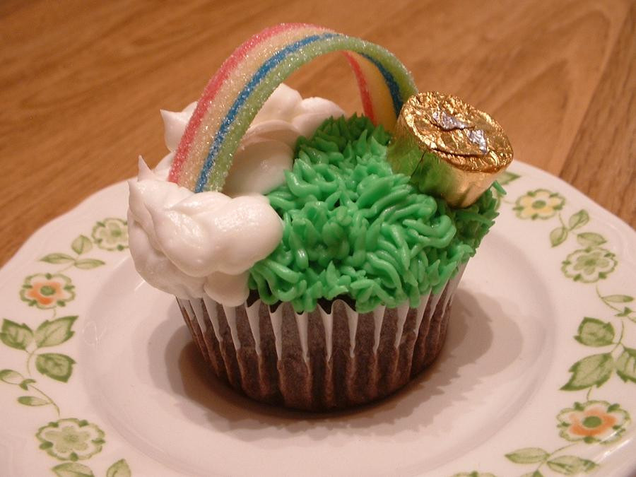 St Patrick Day Cupcakes
 St Patrick s Day Cupcakes by Afina79 on DeviantArt