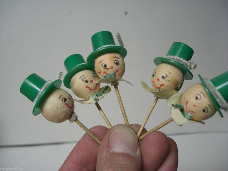St Patrick'S Cupcakes
 5 Old Japan ST PATRICKS DAY SPUN COTTON HEAD Picks