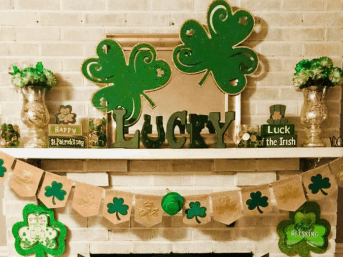 St Patrick's Day Door Decoration Ideas
 10 St Patrick s Day DIY Decor Ideas For You To Try