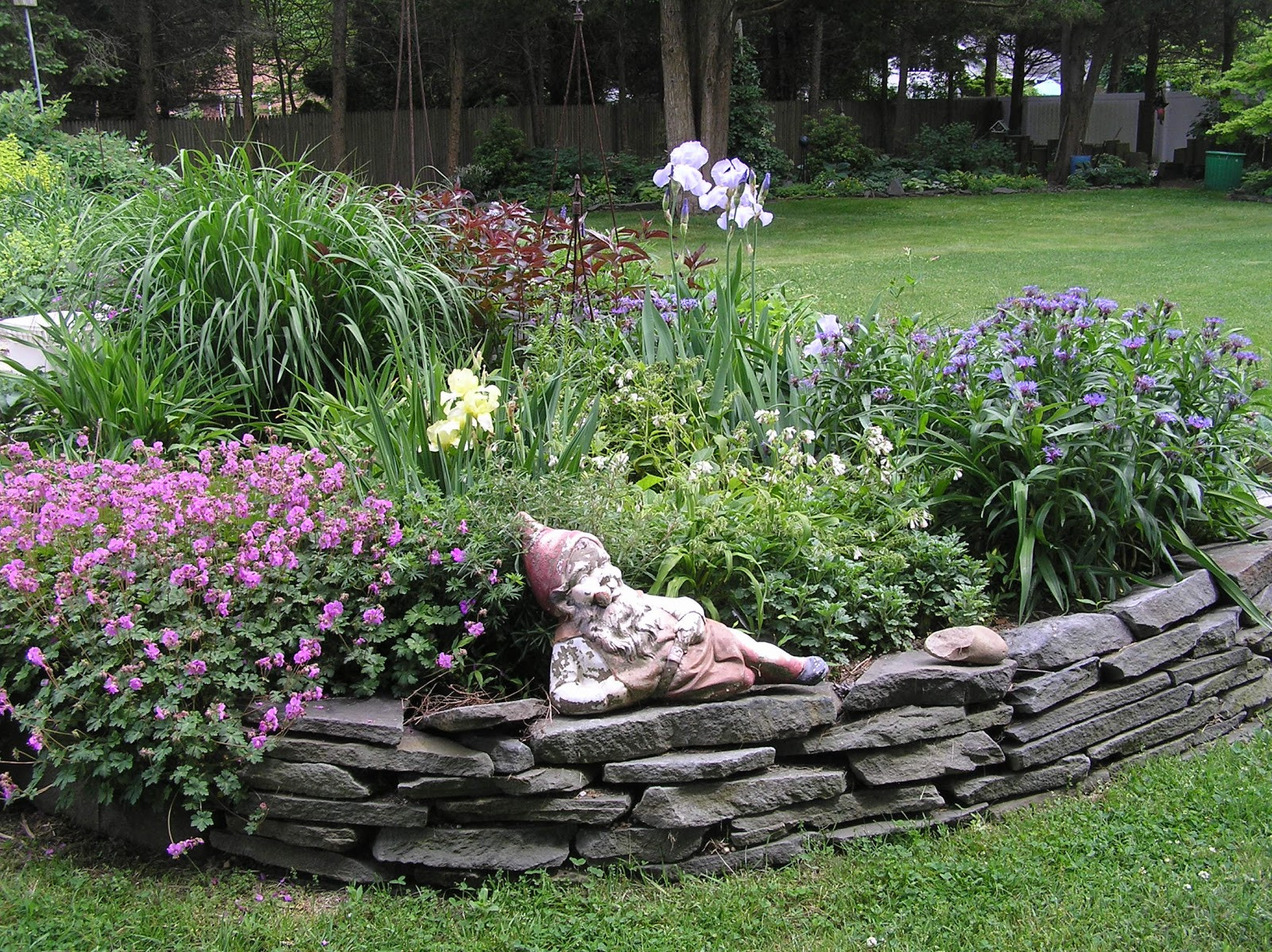 Stone Landscape Edging Ideas
 Old Country Gardens Raised beds & Edging materials