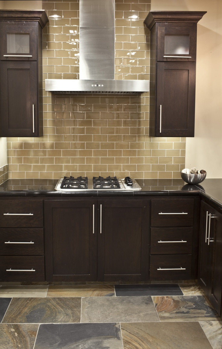 Subway Tiles Backsplash Kitchen
 Benefits Using Subway Tile Backsplash