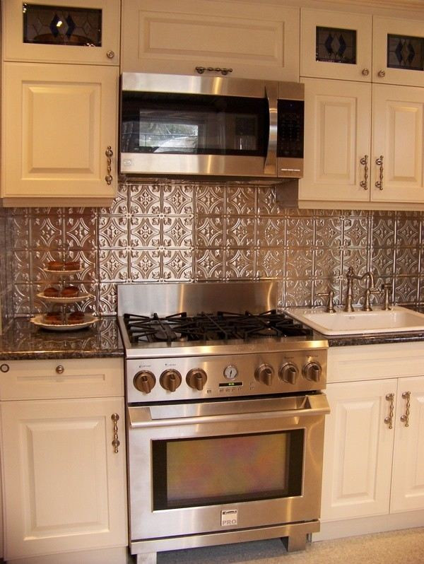 Tin Kitchen Backsplash
 Tin backsplash advantages and decorative ideas for a