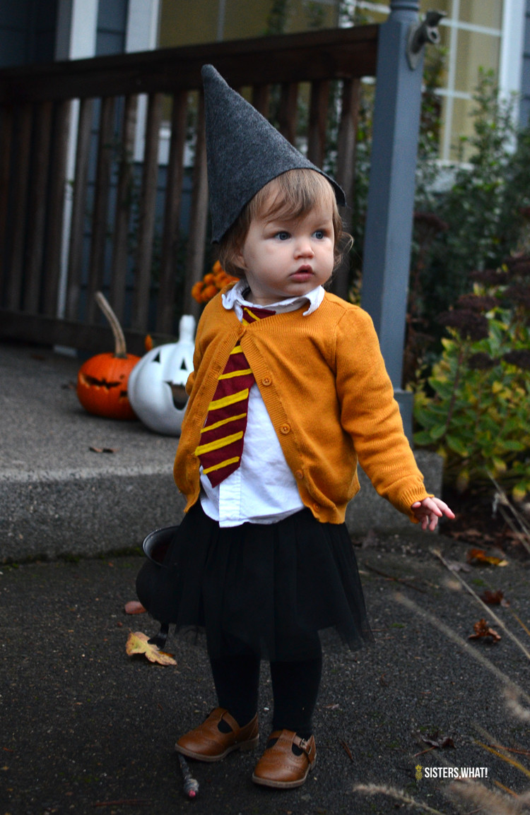 Toddler Costume DIY
 Easy Harry Potter Costume for little girl for Halloween