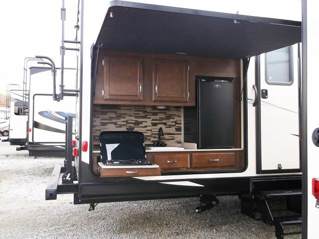 Toy Hauler With Outdoor Kitchen
 Toy Hauler With Outdoor Kitchen – Wow Blog